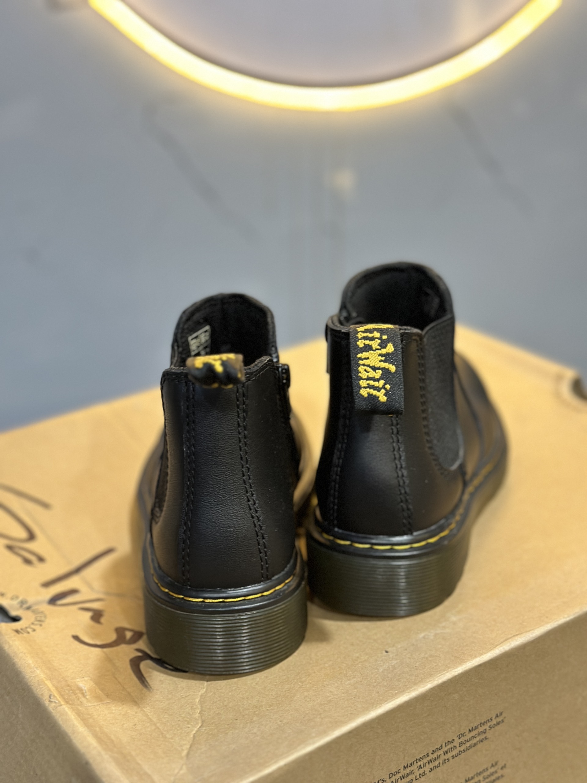 Dr. Martens 2976 CHELSEA BOOT KID